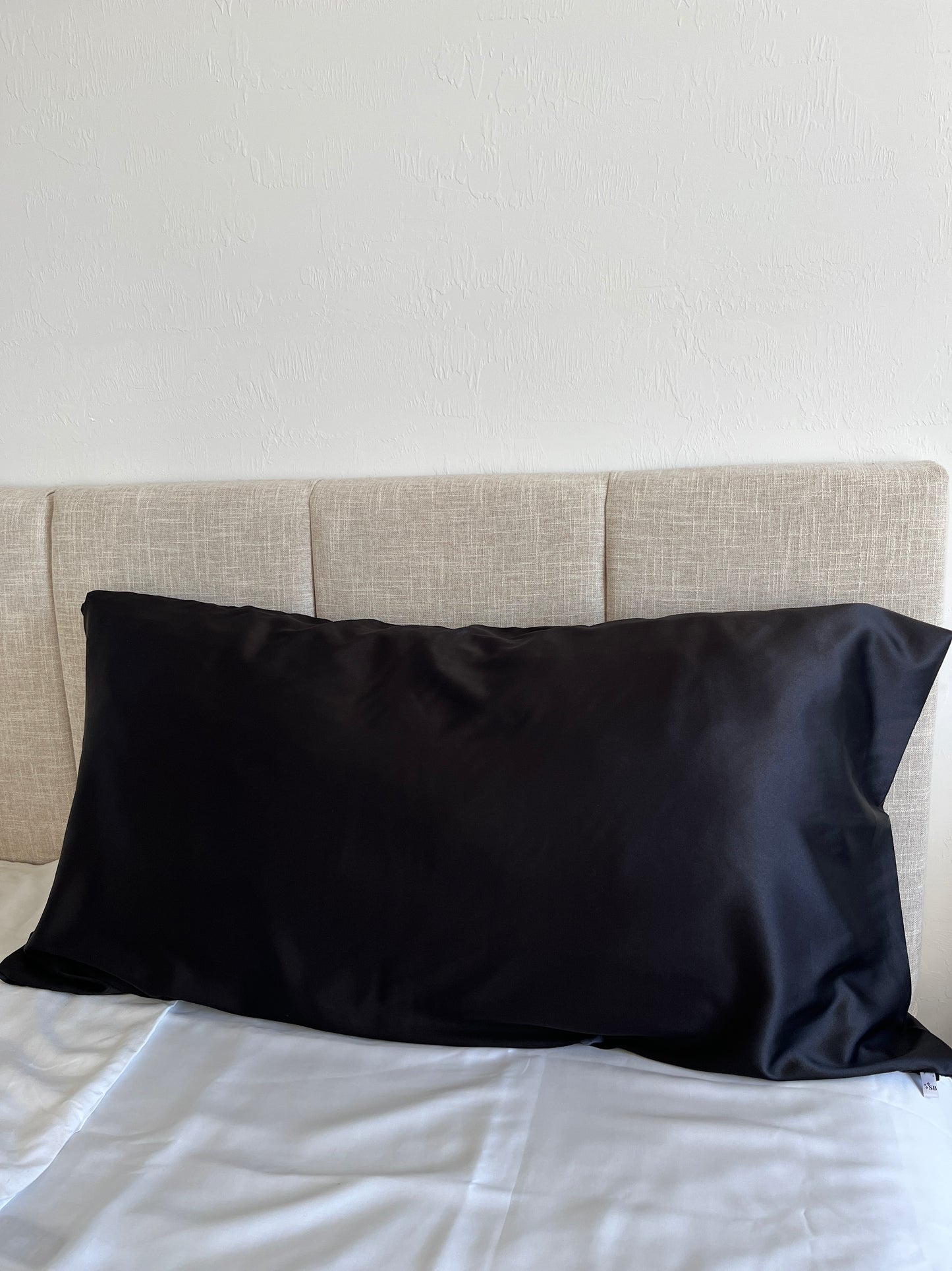Satin pillowcase (King)